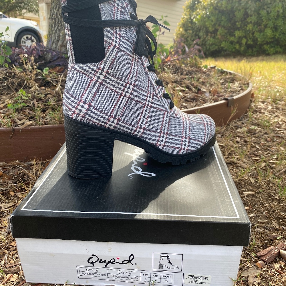 Super cute boots!
